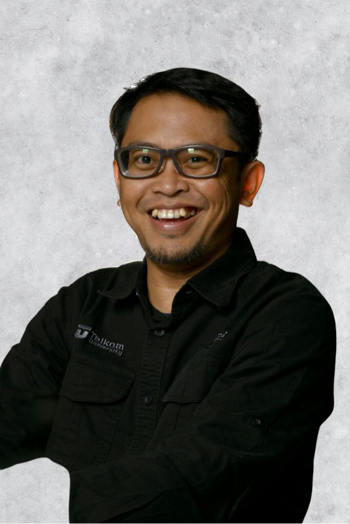 Yanuar Rahman, S.Ds., M.Ds.